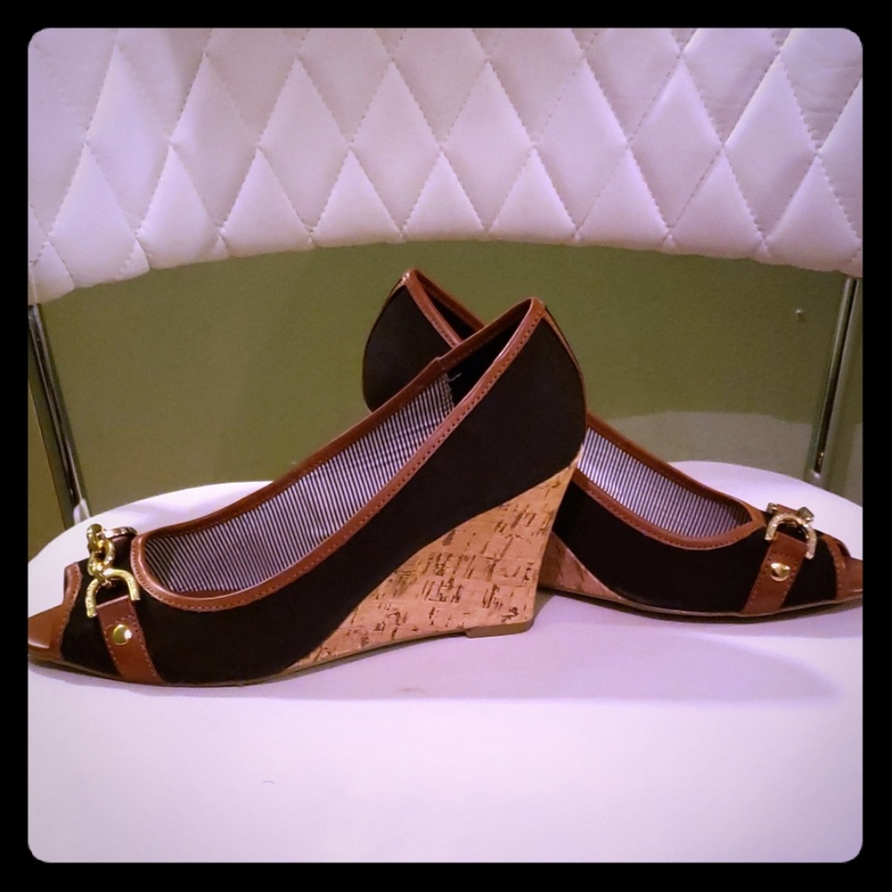 Tommy Hilfiger Peak Toe Wedges